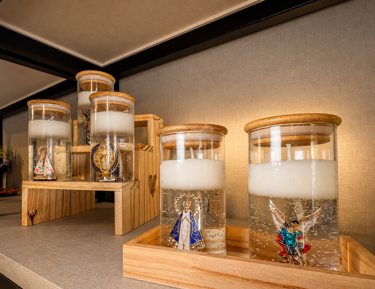Velas artesanais com imagens religiosas em Goiânia - Luz da Alma